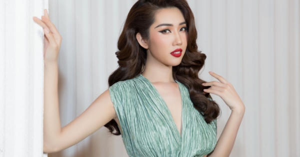 Giữa một dàn Hoa hậu, Thúy Ngân vẫn tự tin catwalk đầy thần thái