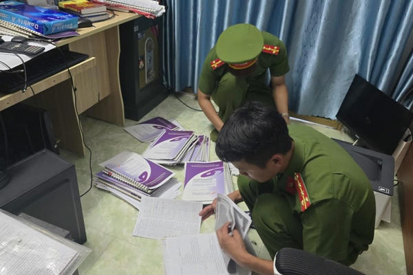 Triệt phá đường dây cấp chứng thư thẩm định giá “giả” liên tỉnh Triệt phá đường dây cấp chứng thư thẩm định giá “giả” liên tỉnh