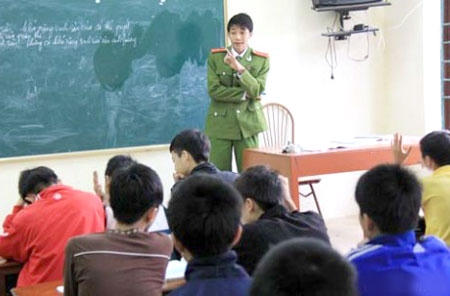 Giáo dục trẻ em hư: Cha mẹ là bến đỗ tương lai