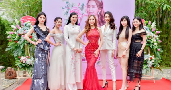Hoa hậu Ngọc Hân tới chúc mừng Stella Đào trong sự kiện đầu năm Hoa hậu Ngọc Hân tới chúc mừng Stella Đào trong sự kiện đầu năm