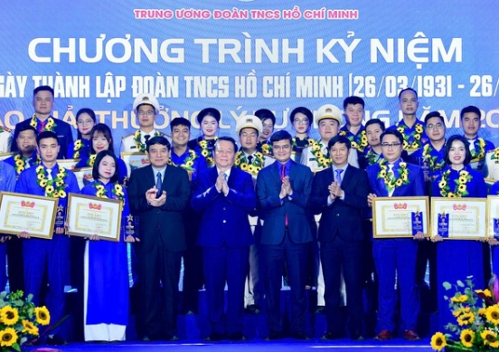100 cán bộ Đoàn tiêu biểu toàn quốc nhận Giải thưởng Lý Tự Trọng
