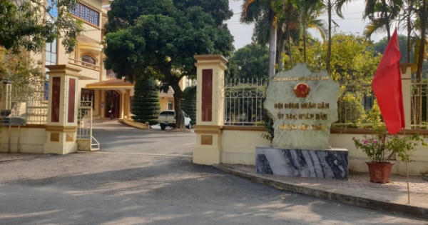 Không hoàn thành nhiệm vụ nhưng vẫn được bổ nhiệm lại chức vụ Hiệu trưởng