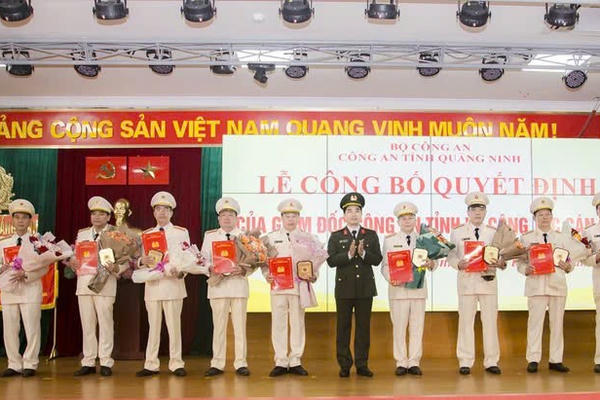 Quảng Ninh: 9 lãnh đạo Công an cấp phòng xin nghỉ hưu sớm để tinh gọn bộ máy
