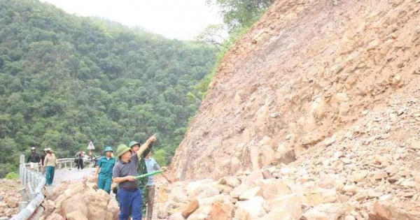 Nghệ An: Mưa lớn kéo dài, sạt lở nghiêm trọng tại huyện Kỳ Sơn Nghệ An: Mưa lớn kéo dài, sạt lở nghiêm trọng tại huyện Kỳ Sơn