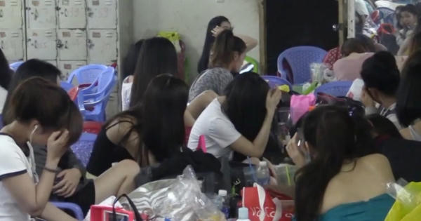 Clip - Đột nhập quán Karaoke, massage Thiên Tình Nghĩa phát hiện hàng chục tiếp viên ăn mặc gợi cảm