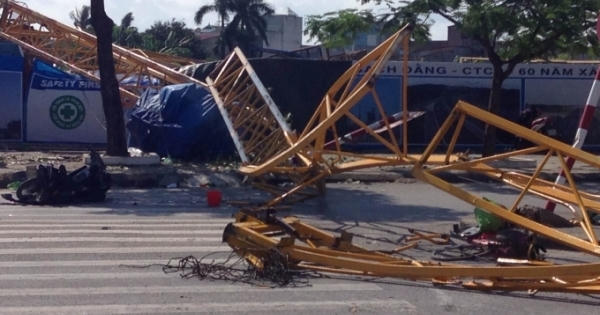 Chùm ảnh: Sập cần cẩu 70m ở Hải Phòng, 1 người chết