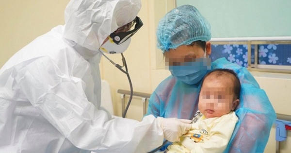 Trẻ mắc COVID-19 nhập viện tăng cao