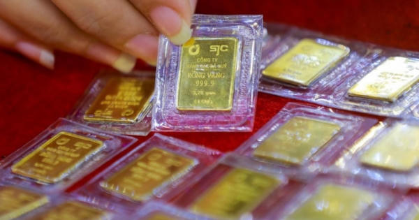 Truy bắt kẻ cướp nhẫn vàng rồi bỏ trốn
