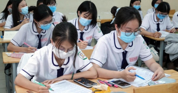 Phụ huynh, học sinh thấp thỏm về môn thi vào lớp 10 Hà Nội