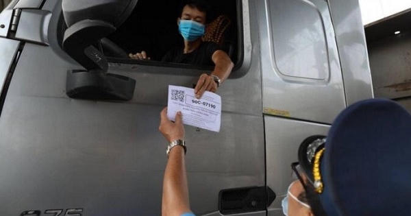 Phần mềm ổn định trở lại, Hà Nội cấp thêm hơn 1.800 thẻ "luồng xanh"