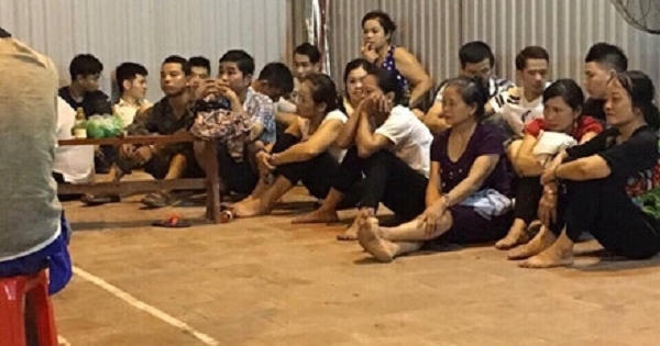 Bắc Kạn: Gần 80 con bạc bị bắt khi đang sát phạt nhau trong rừng Bắc Kạn: Gần 80 con bạc bị bắt khi đang sát phạt nhau trong rừng