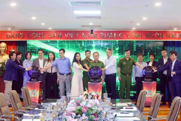 Bộ Công an triển khai cổng ký số tập trung trên VNeID