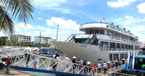 Quảng Ninh: Mở cửa đón khách du lịch ngoại tỉnh từ tháng 11
