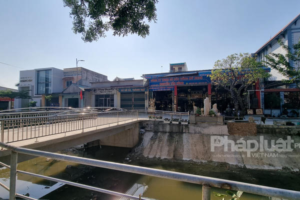 Bắc Ninh: Xây dựng cầu qua kênh tiêu, vì sao xã huyện "yêu cầu" tạm dừng