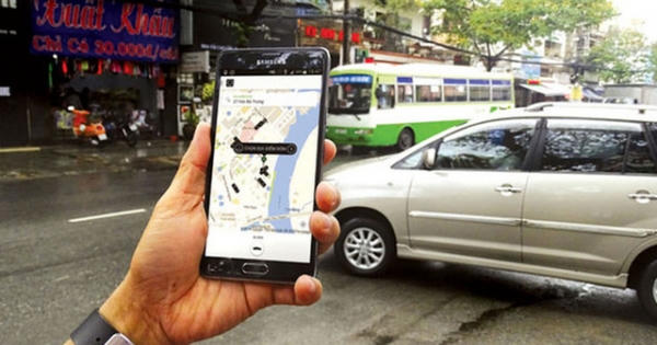 Có Uber và Grab, điệp khúc “xăng giảm, giá taxi đứng yên” không còn