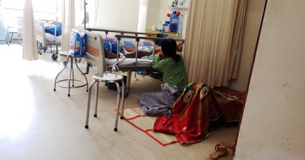 “Phận Tết” của những “ôsin” trong bệnh viện