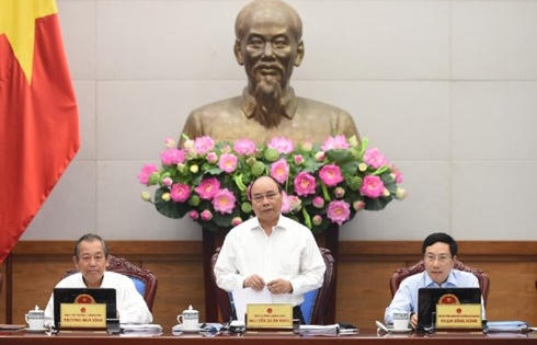 'Giấy phép con giấy phép cháu' còn nhiều, gà bán lâu hơn nuôi