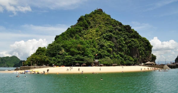 Quảng Ninh: Ban Quản lý vịnh Hạ Long kiến nghị không mở thêm bãi tắm