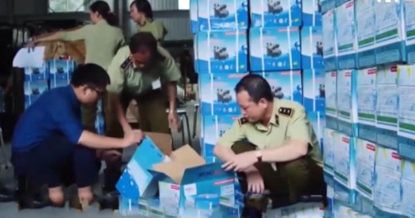 Triệt phá xưởng sản xuất máy bơm giả nhãn mác "Made in Viet Nam"