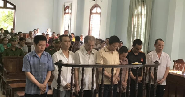 Băng nhóm trộm cắp chuyên ghé thăm tiệm vàng hầu tòa