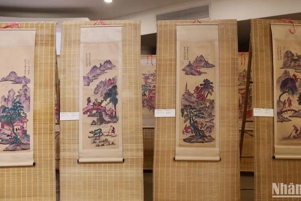 Xem tranh Hàng Trống "kể" truyện cổ dân gian Xem tranh Hàng Trống "kể" truyện cổ dân gian