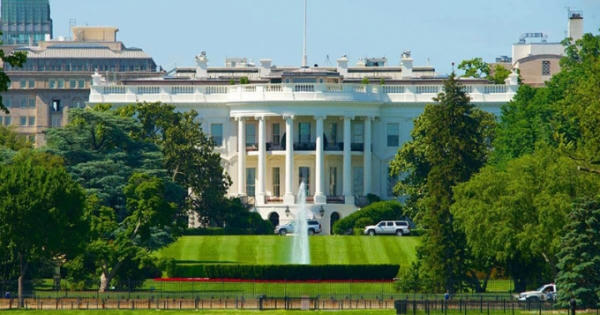 Bầu cử sẽ ra sao khi ông Trump mắc COVID-19?