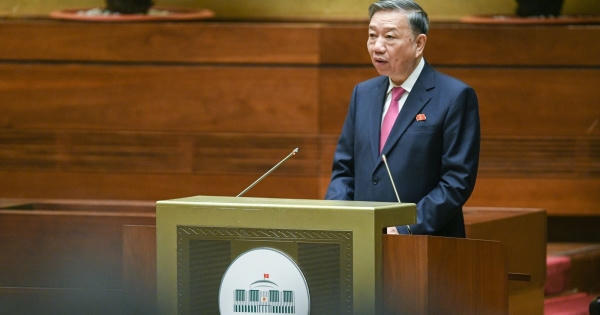 Chính phủ kiến nghị Quốc hội cho bổ sung thông tin ‘nơi sinh’ trên hộ chiếu cấp cho công dân Việt Nam