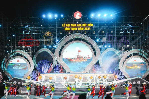 Phát triển du lịch từ những lễ hội Phát triển du lịch từ những lễ hội