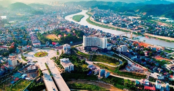 Lào Cai là nơi có "sông đầu nguồn, núi tuyệt đỉnh"