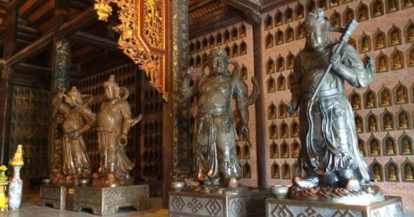 Chùa Bái Đính: Khám phá bên trong tòa bảo tháp đẹp nguy nga