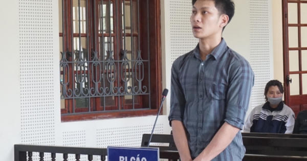 Đổ xăng “thiêu” đồng nghiệp cũ để đòi nợ