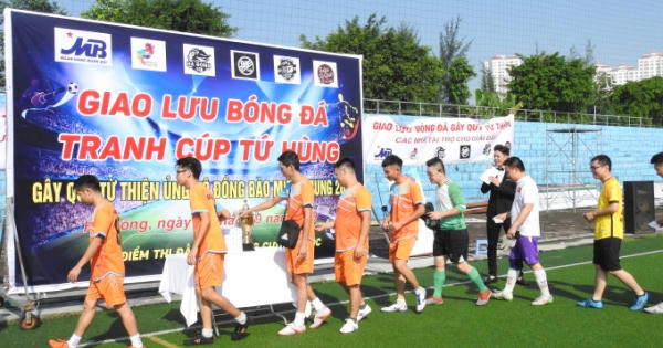 Giải bóng đá từ thiện "hướng về miền Trung"