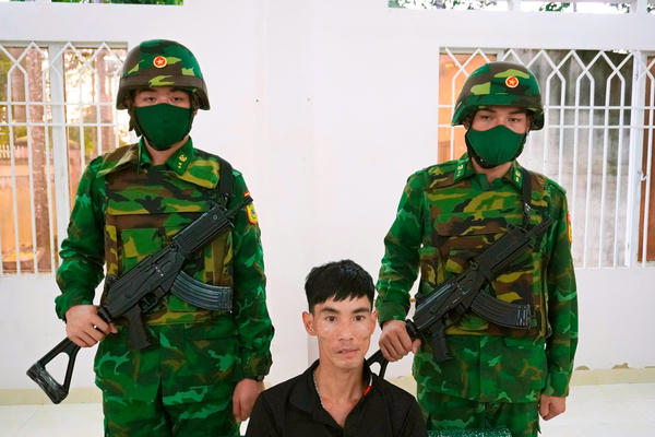 BĐBP Tây Ninh bắt quả tang đối tượng mang theo gần 300gam vàng nhập cảnh