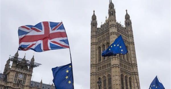 Hơn 1 triệu người biểu tình phản đối Brexit, thành London rung chuyển Hơn 1 triệu người biểu tình phản đối Brexit, thành London rung chuyển
