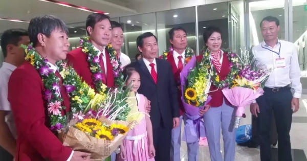 Toàn cảnh ngày trở về của xạ thủ Hoàng Xuân Vinh