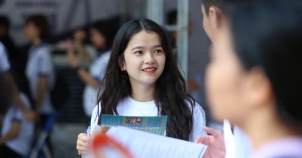 Xét tuyển bằng học bạ THPT: Nên chọn tổ hợp có tổng điểm cao nhất?