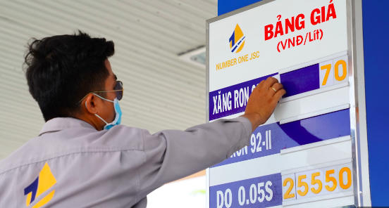 Giá xăng dầu giảm nhẹ lần thứ 2 liên tiếp