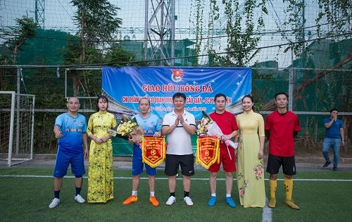 Giao hữu bóng đá giữa "FC Phóng Viên Việt Nam" và UBND Quận Cầu Giấy