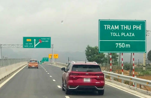 Nâng tốc độ giới hạn cho phương tiện lưu thông trên cao tốc 4 làn xe