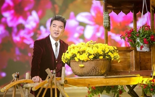 Đàm Vĩnh Hưng nhớ kỉ niệm lần đầu tiên đón Tết không có bố mẹ