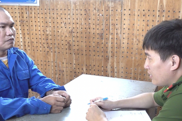 Bắt kẻ bị truy nã sau 10 năm lẩn trốn Bắt kẻ bị truy nã sau 10 năm lẩn trốn