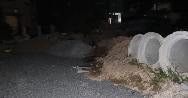 Hà Nội: Bàng hoàng phát hiện thi thể người phụ nữ trong khu đất trống chưa rõ nhân thân