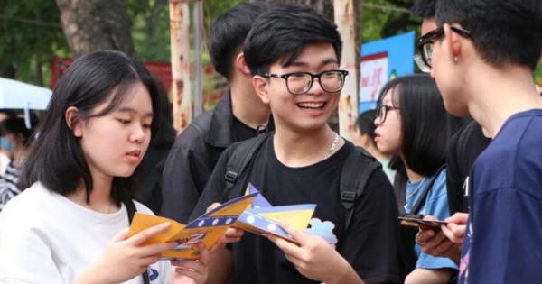 Tăng học phí: 'Đòn bẩy' trong tự chủ?