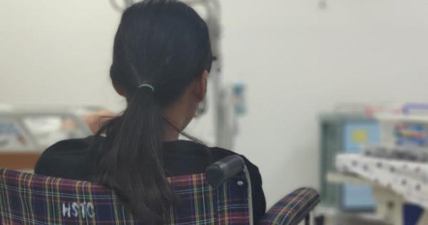 Con như chiếc lá giữa sóng gió gia đình