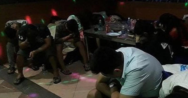 Hàng chục nam thanh nữ tú đang phê ma tuý thì bị công an "sờ gáy"
