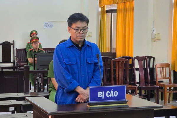 Lĩnh án 17 năm tù vì làm giả giấy tờ 5 xe ô tô đem bán và thế chấp, chiếm đoạt hơn 2,5 tỷ đồng