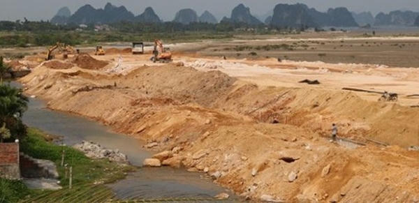 Dự án Khu đô thị mới Đông Xá: Tiến độ ì ạch, vi phạm môi trường Dự án Khu đô thị mới Đông Xá: Tiến độ ì ạch, vi phạm môi trường