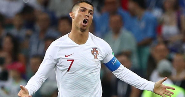Ronaldo “theo chân” Messi tạm biệt nước Nga về nước