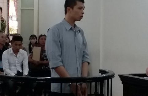 Mâu thuẫn, nam thanh niên dùng kéo đâm chết người trước cổng chùa