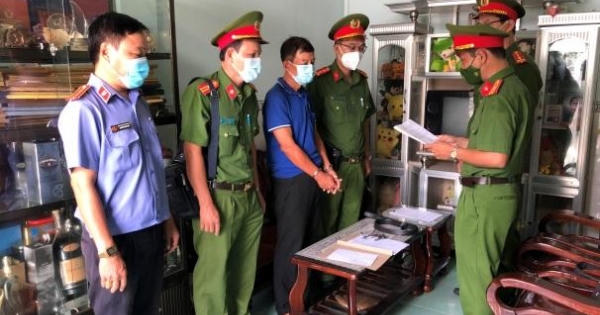 Trà Vinh: Khởi tố, bắt tạm giam Phó Giám đốc Sở Y tế và Nguyên Giám đốc Trung tâm CDC Trà Vinh: Khởi tố, bắt tạm giam Phó Giám đốc Sở Y tế và Nguyên Giám đốc Trung tâm CDC